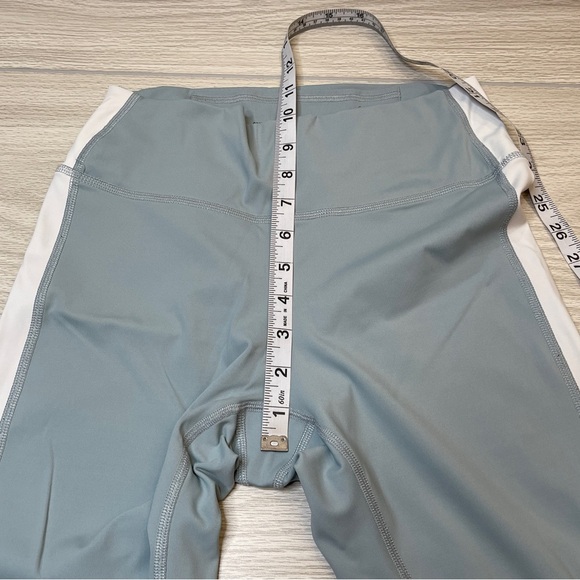 Gilly Hicks Hollister Light Blue White Stripe Active Leggings Women’s size M - Picture 11 of 12